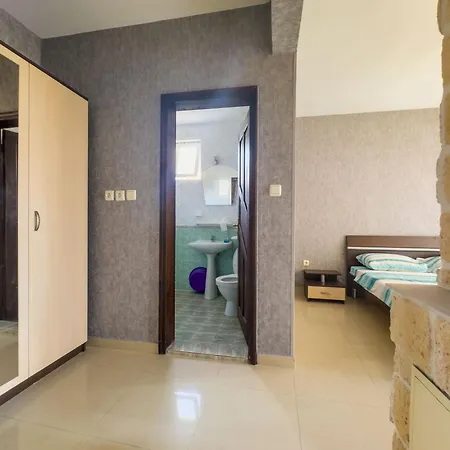 Rubin Guest house 2*